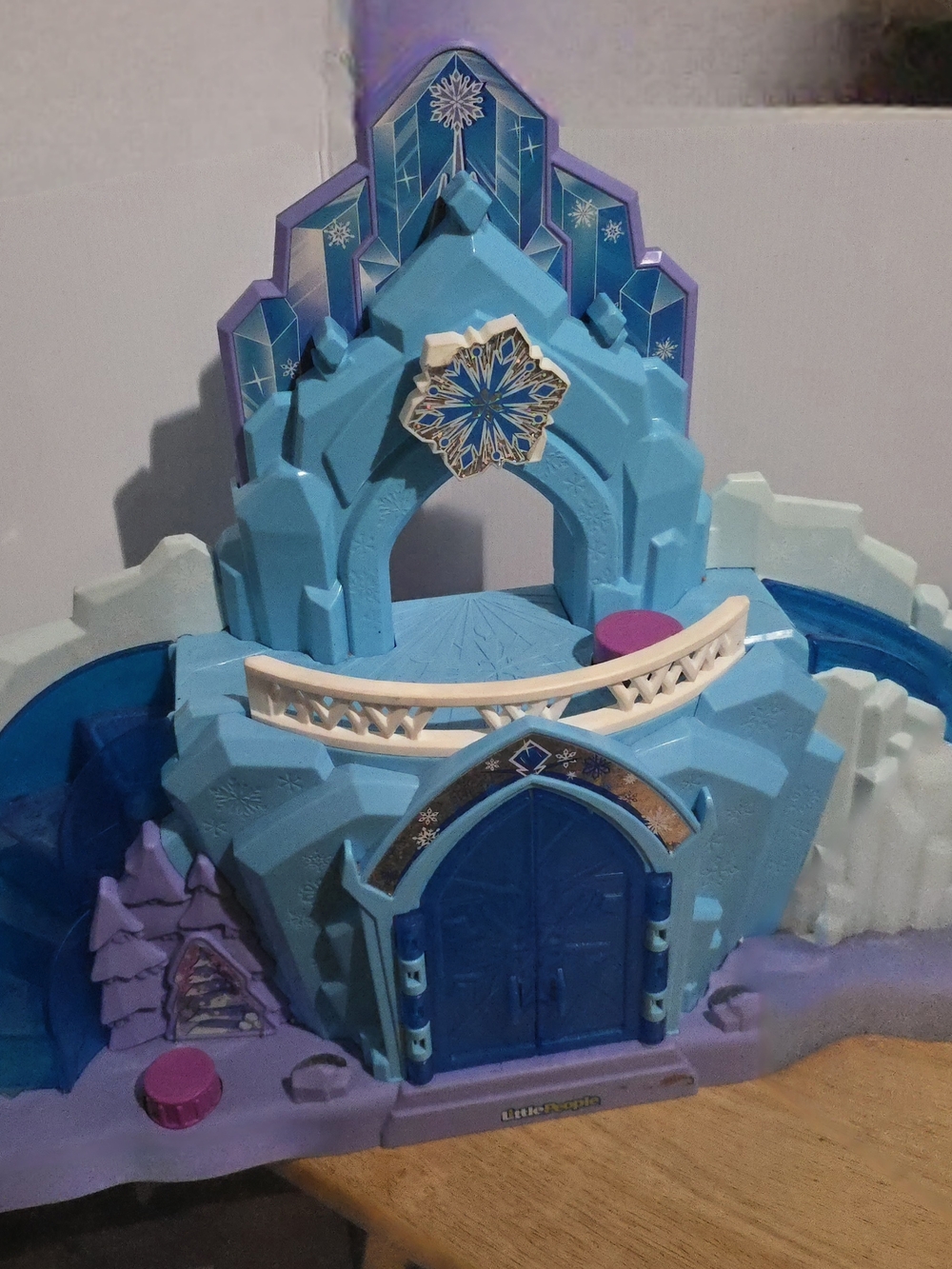 Fisher Price Little People Disney frozen Ice Palace & Sleigh Ride Vehicle